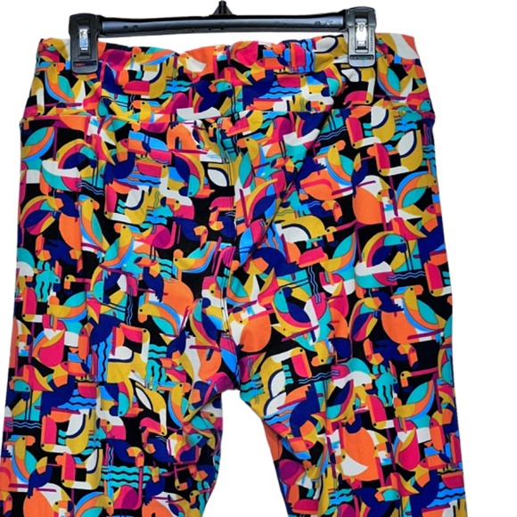 LuLaRoe Tall & Curvy Abstact Pelican Parrot Leggings - Picture 2 of 7